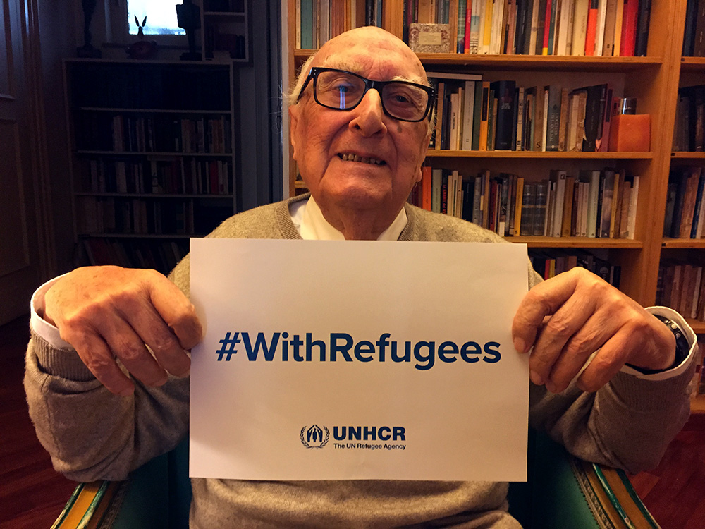 Andrea Camilleri sostiene la campagna UNHCR #WithRefugees