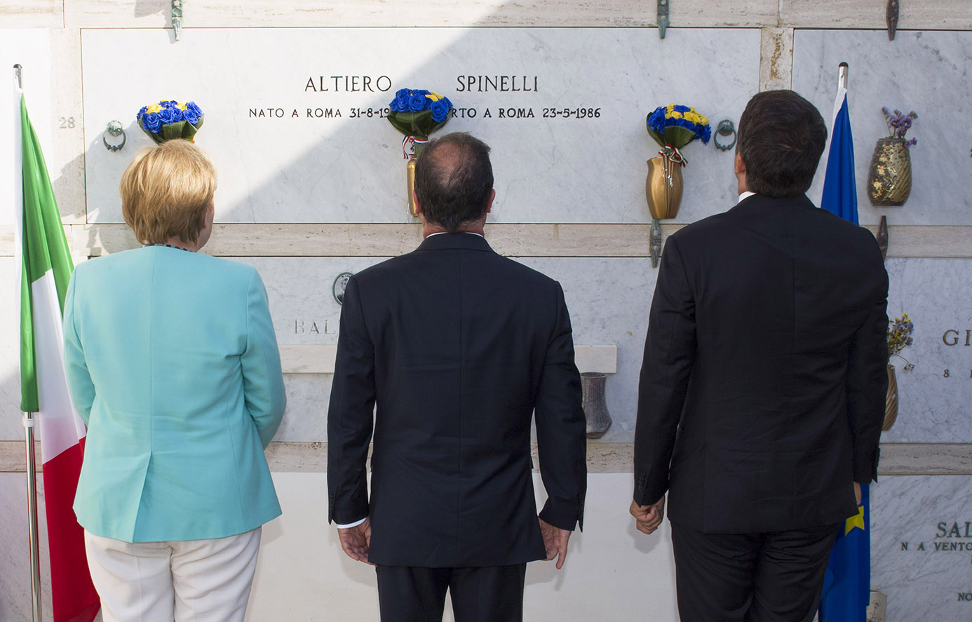 L'omaggio di Renzi, Merkel e Hollande alla tomba di Spinelli a Ventotene, Licenza CC-BY-NC-SA 3.0 IT