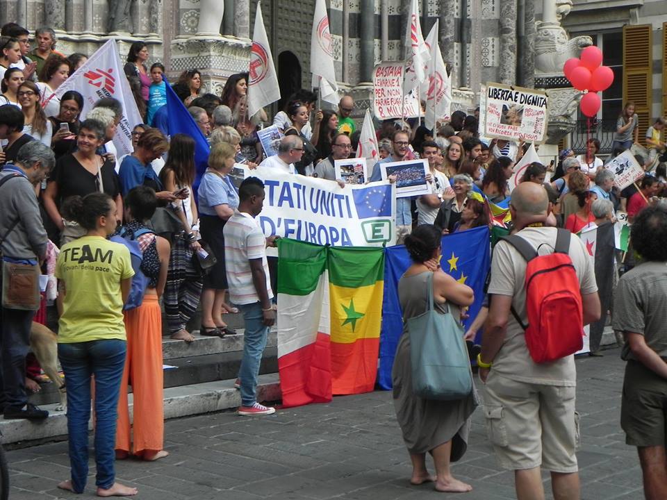 La marcia delle donne e degli uomini scalzi - Genova
