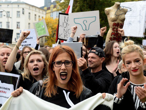 Manifestazione #CzarnyProtest Manifestazione #CzarnyProtest