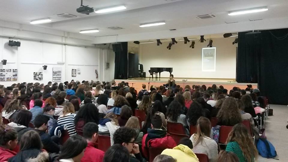 Latina, 28 novembre: Eva Giovannini al Liceo magistrale Alessandro Manzoni Latina, 28 novembre: Eva Giovannini al Liceo magistrale Alessandro Manzoni
