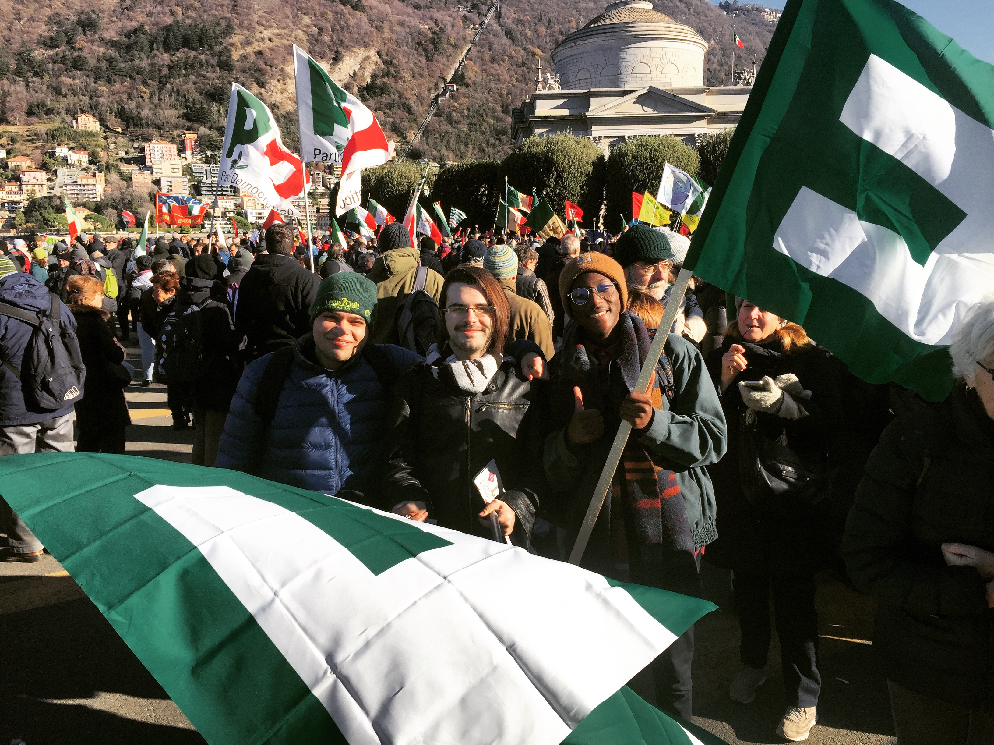 La partecipazione della Gfe alla manifestazione di Como contro il fascismo del 9 dicembre La partecipazione della Gfe alla manifestazione di Como contro il fascismo del 9 dicembre